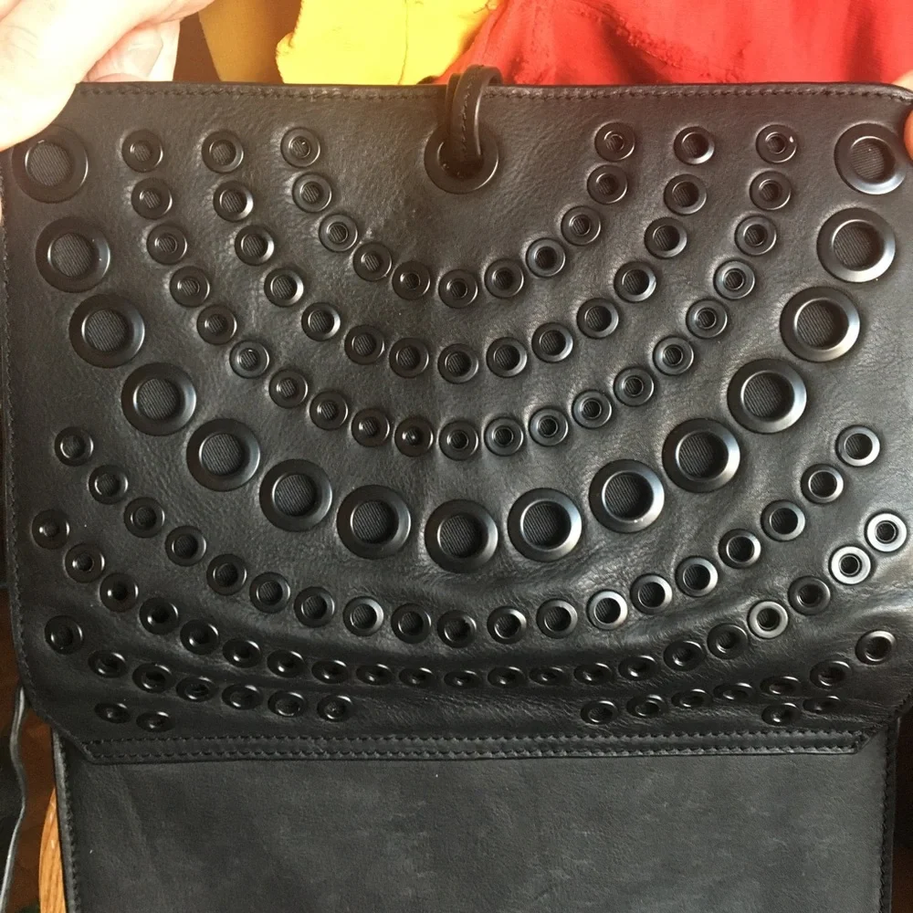 Brand New Linea Pelle Leather Grommet Detail Black Crossbody Bag - Picture 6 of 12